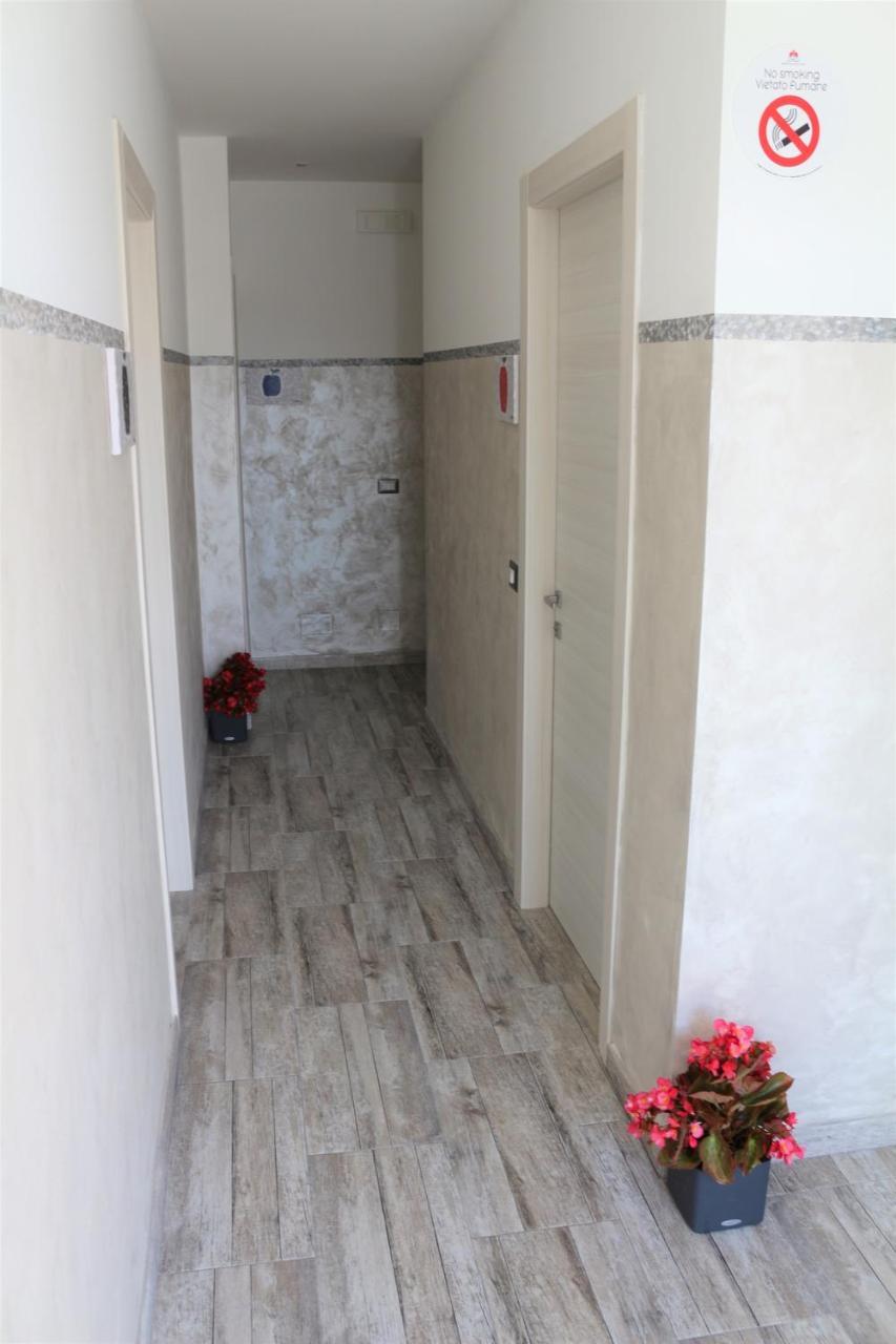 Apple Rooms Rome Airport Fiumicino Luaran gambar A typical interior of a mobile home