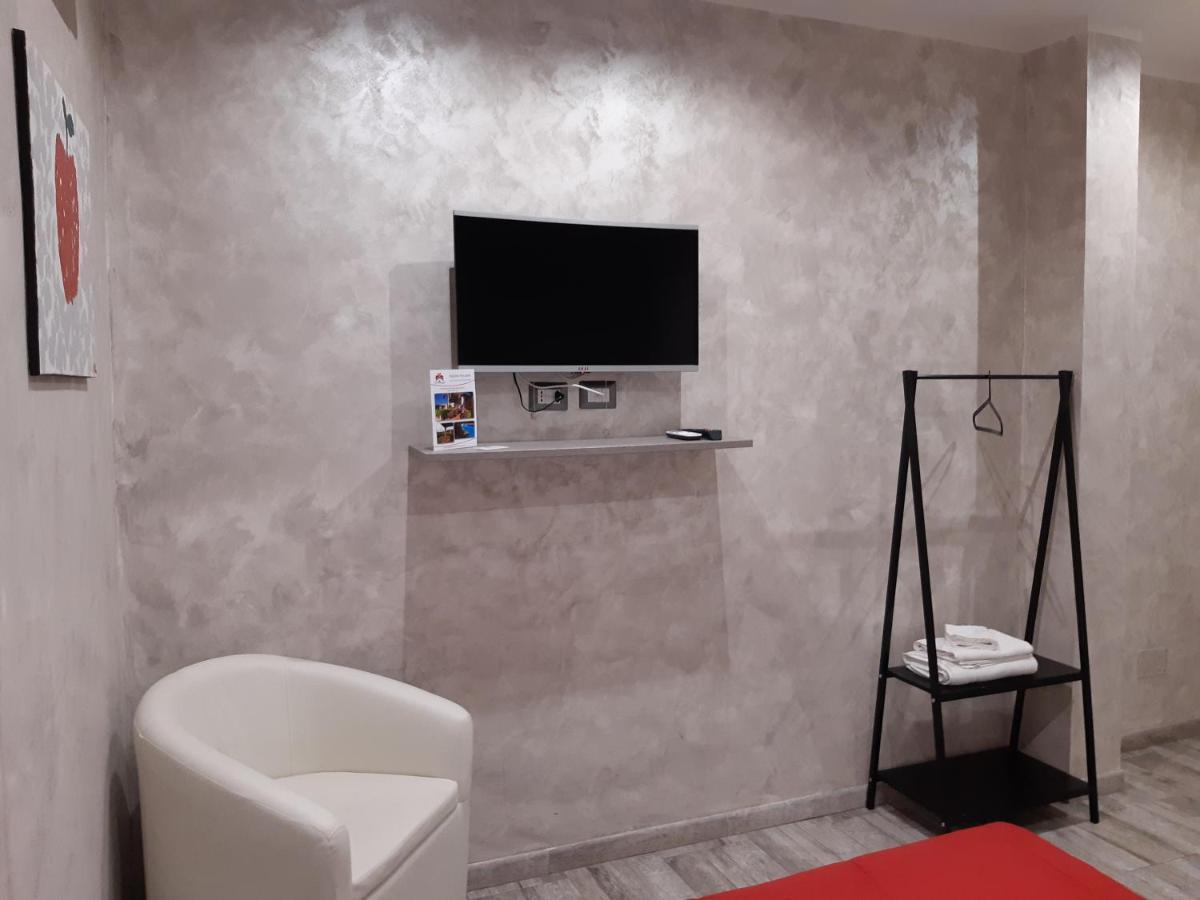 Apple Rooms Rome Airport Fiumicino Luaran gambar A room at the hotel